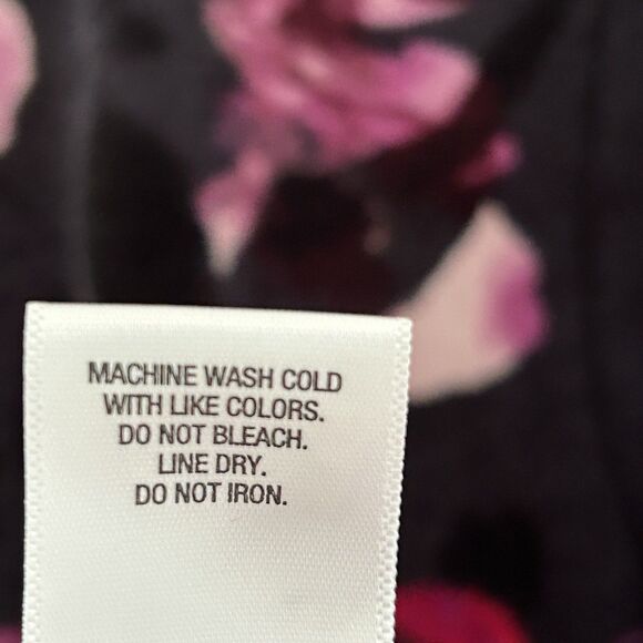 Roz & Ali Velvet Top Size 3x V-Neck Floral Short Sleeve Shirt Jewel Tones - Picture 7 of 8